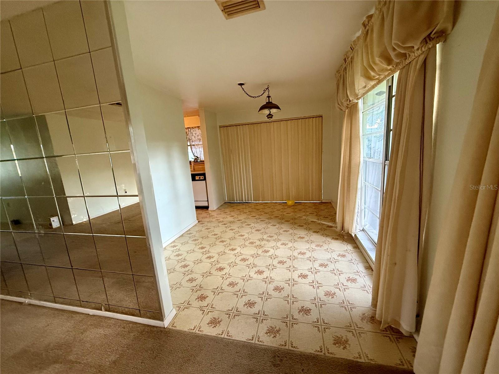 6810 EDEN LN — photo 3