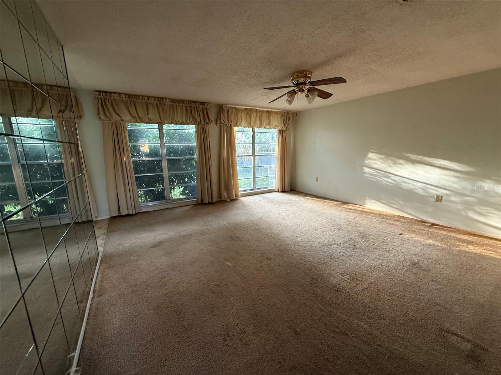 6810 EDEN LN — photo 4