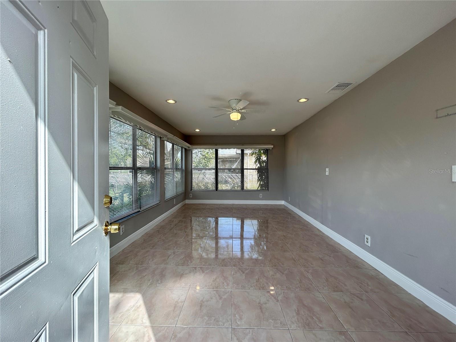 816 62ND AVE NE — photo 3