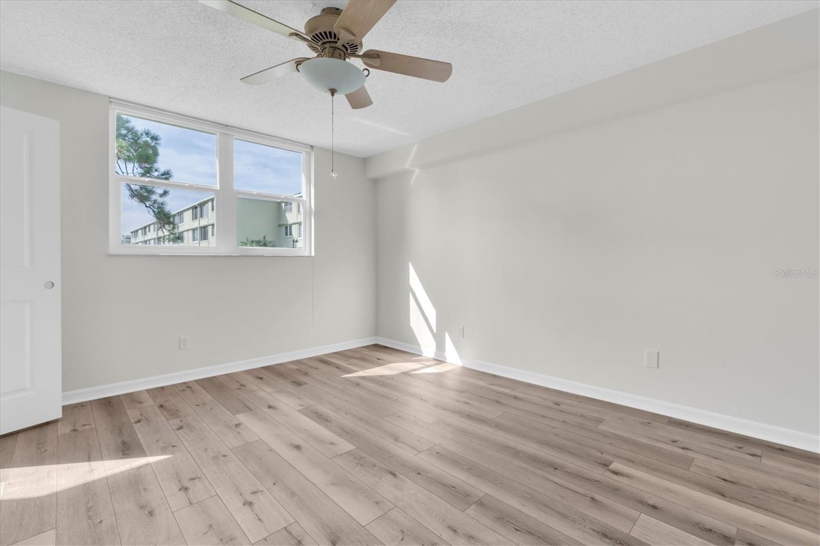 4885 1ST ST NE #106 — photo 29