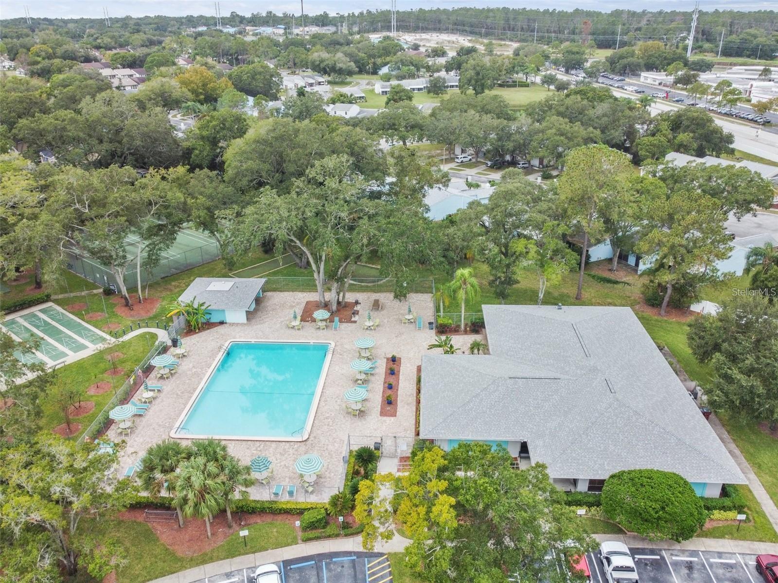 3335 FOX HUNT DR — photo 2