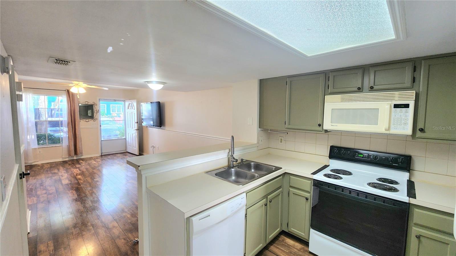 3335 FOX HUNT DR — photo 5
