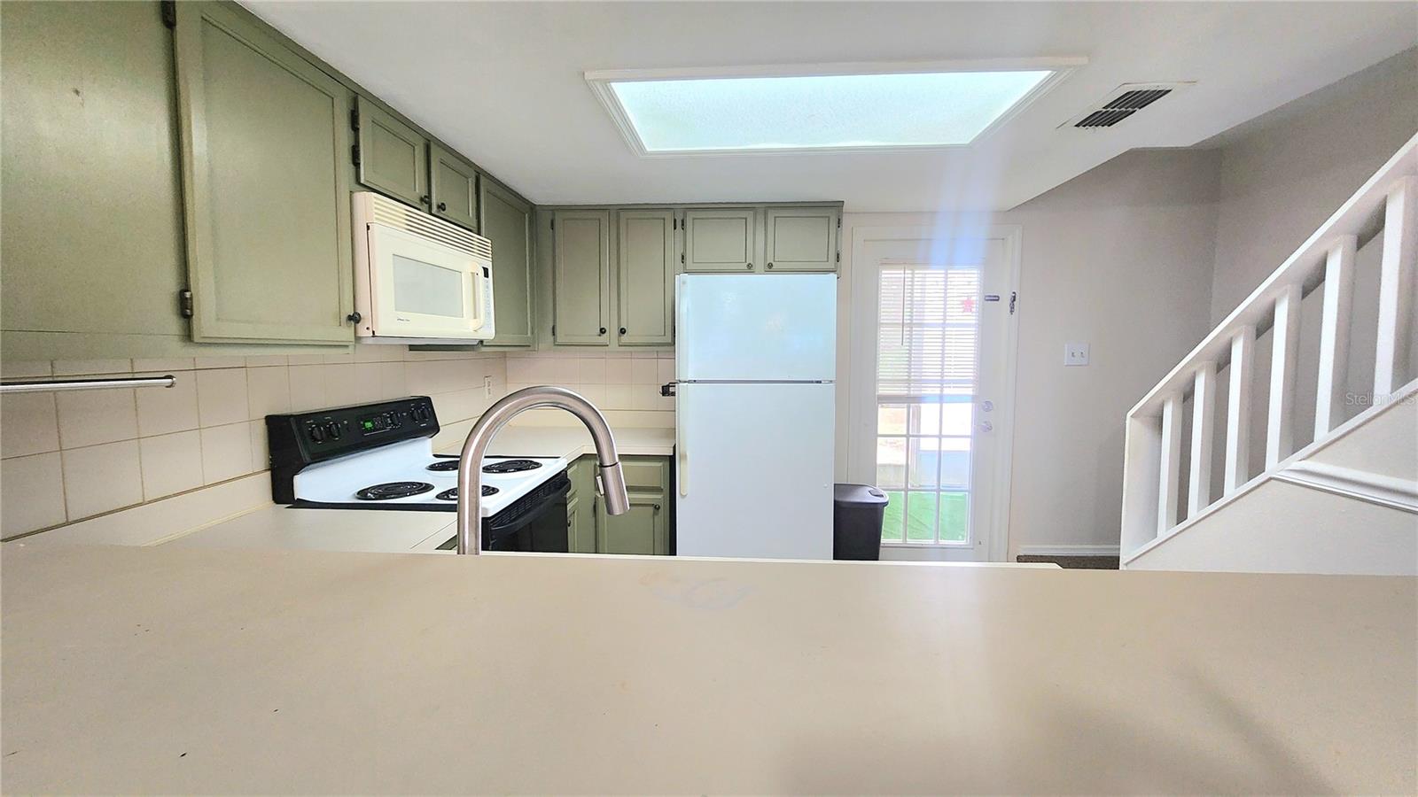 3335 FOX HUNT DR — photo 9