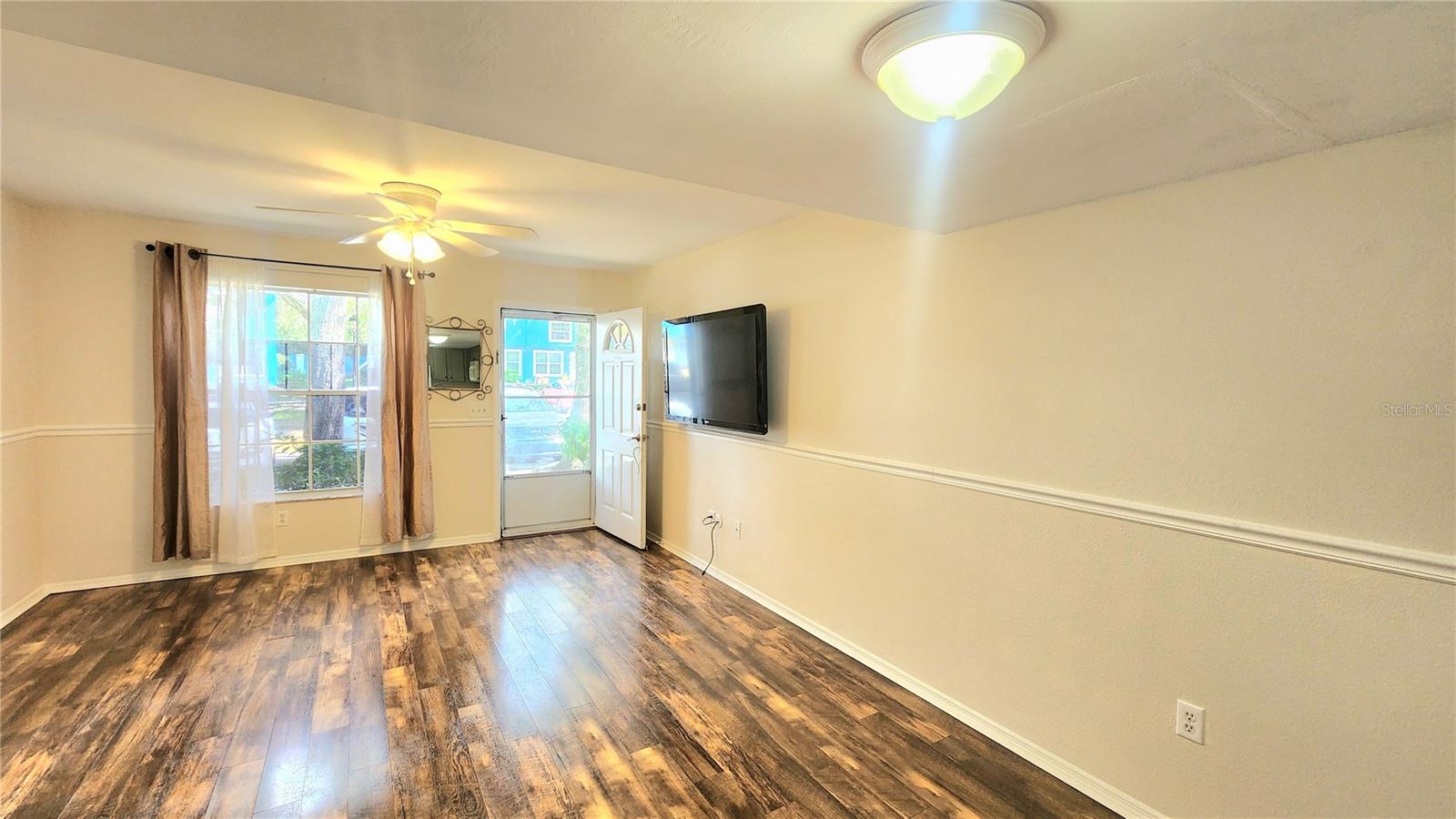 3335 FOX HUNT DR — photo 4
