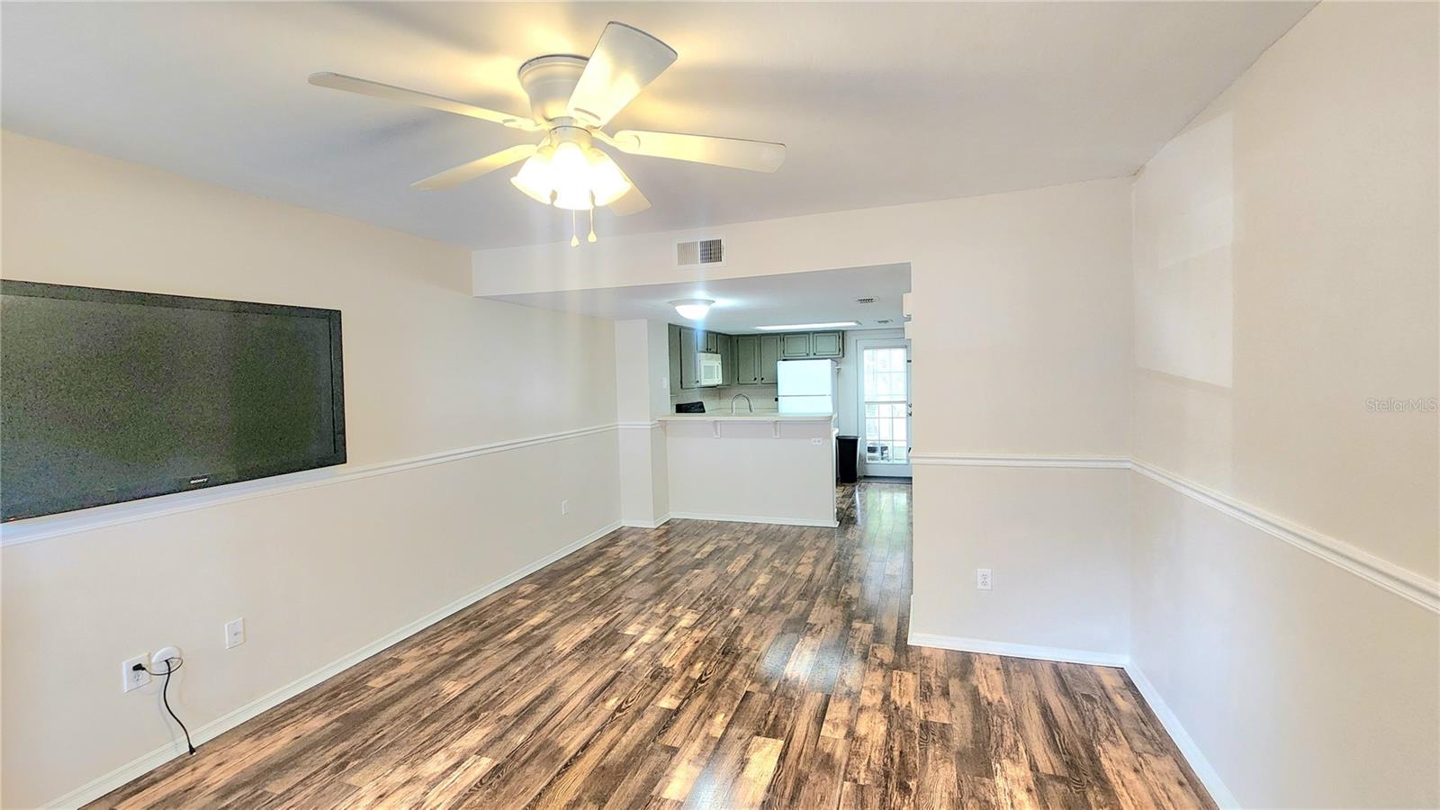 3335 FOX HUNT DR — photo 3