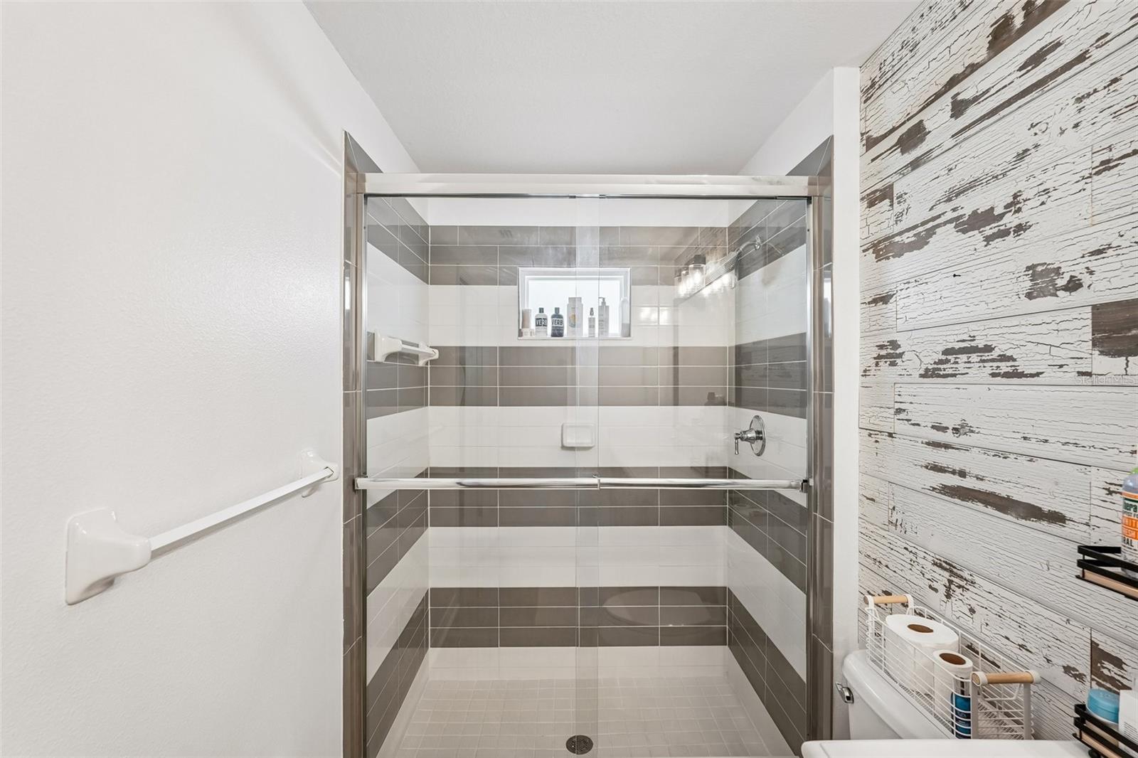 12630 SHIMMERING OAK CIR — photo 18