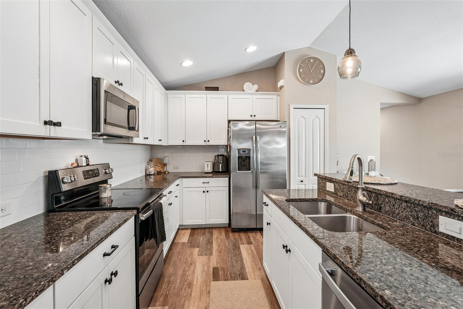 12630 SHIMMERING OAK CIR — photo 9