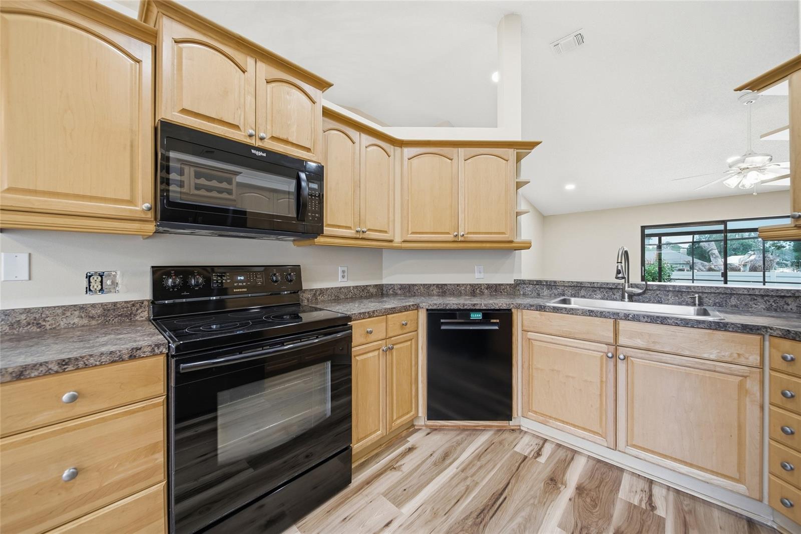 3179 LAKE SAXON DR — photo 15