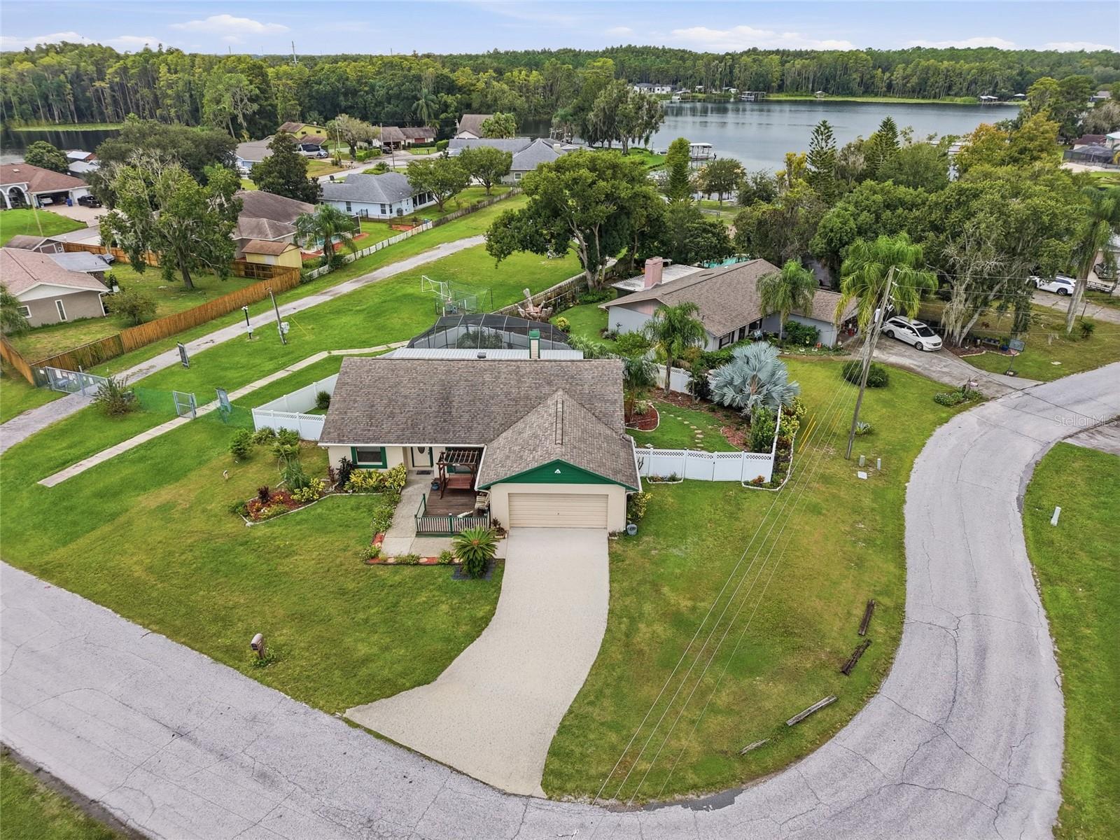 3179 LAKE SAXON DR — photo 41