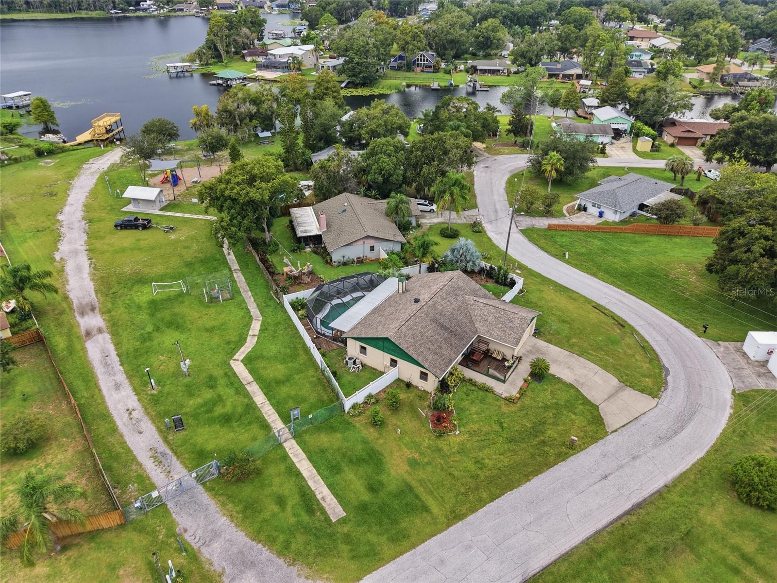 3179 LAKE SAXON DR — photo 38