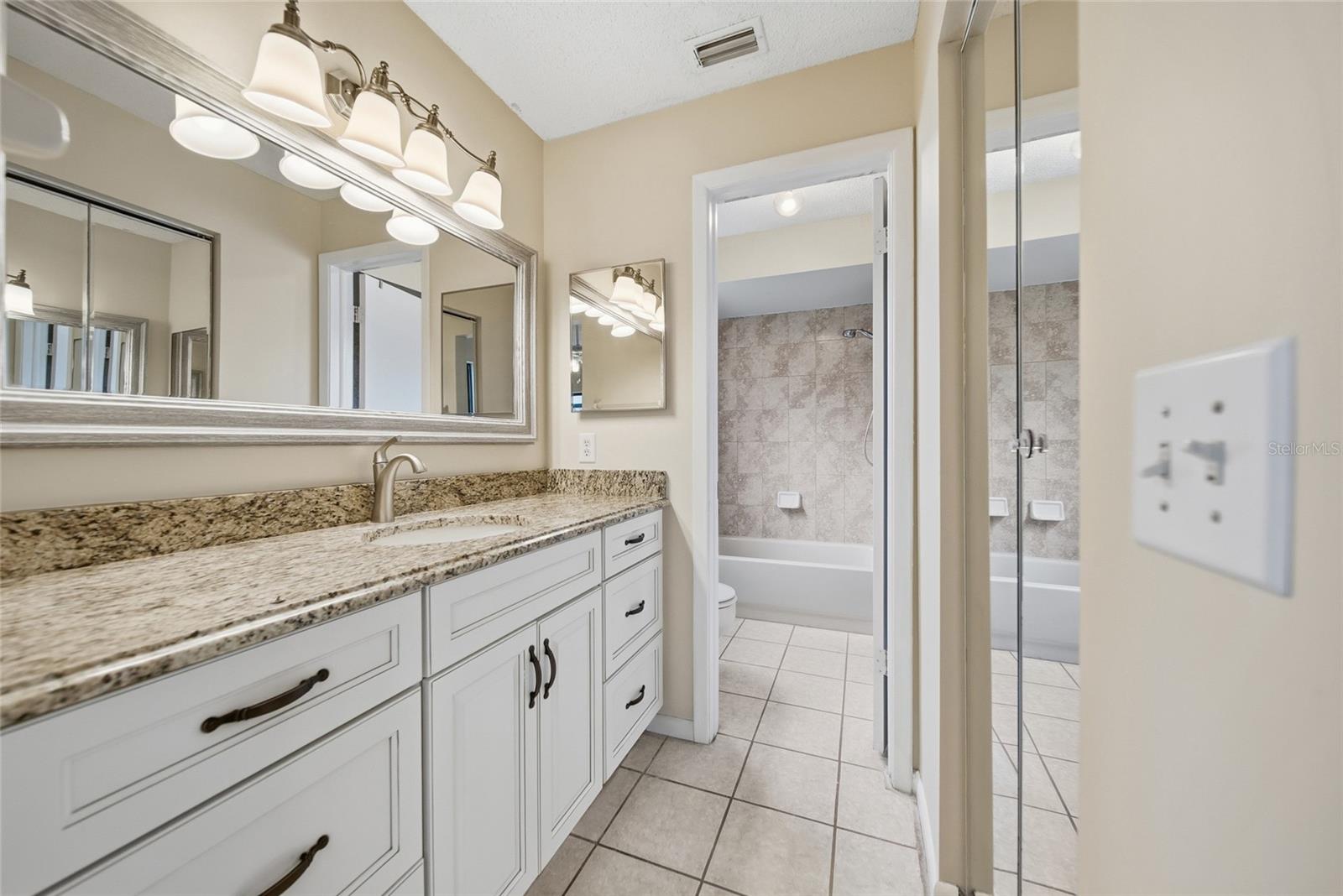 3179 LAKE SAXON DR — photo 22
