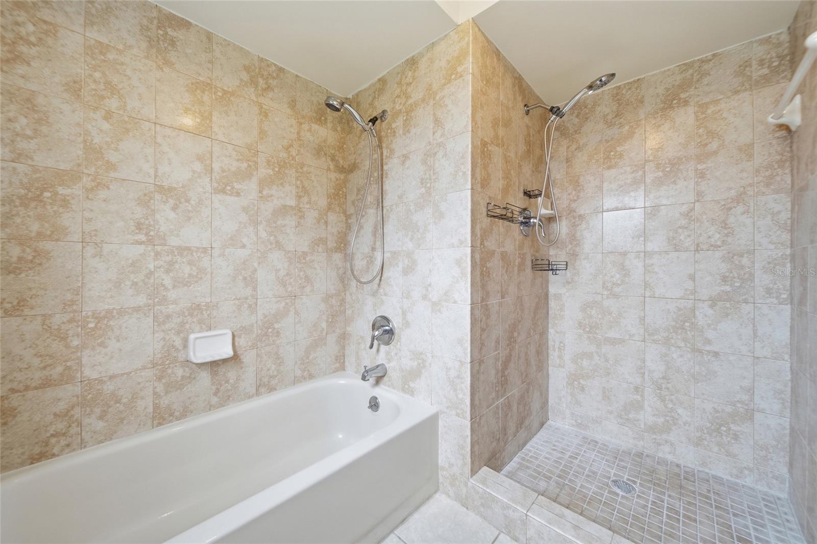 3179 LAKE SAXON DR — photo 24