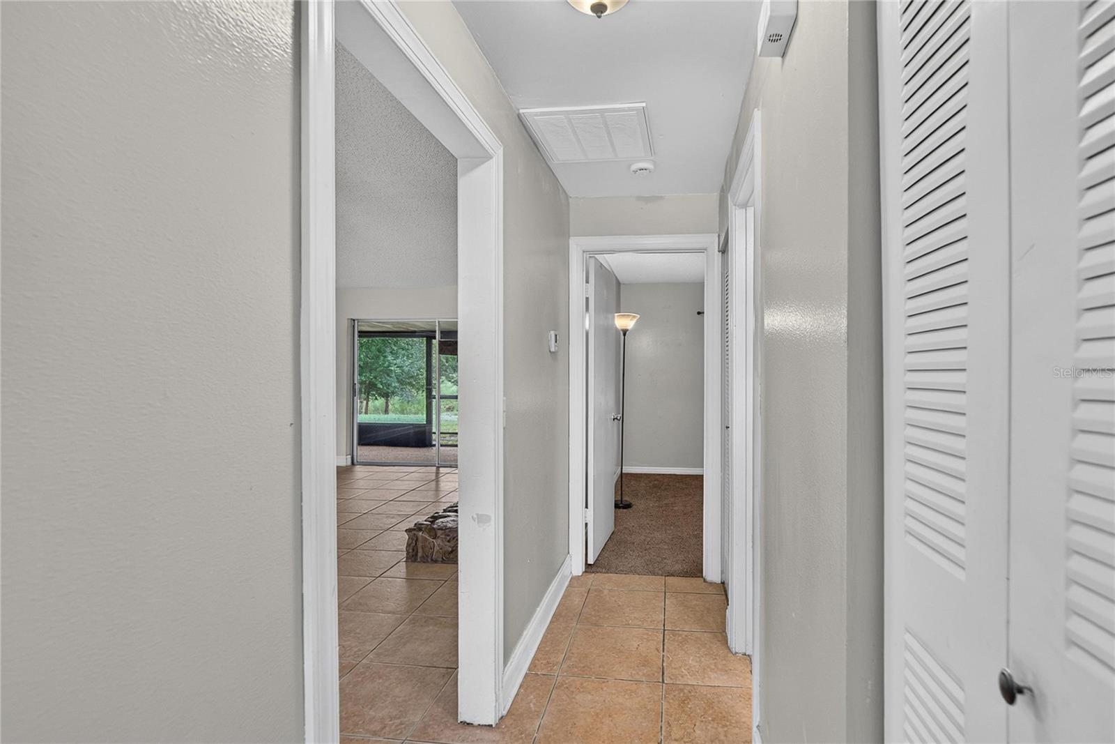 629 STILLVIEW CIR — photo 32