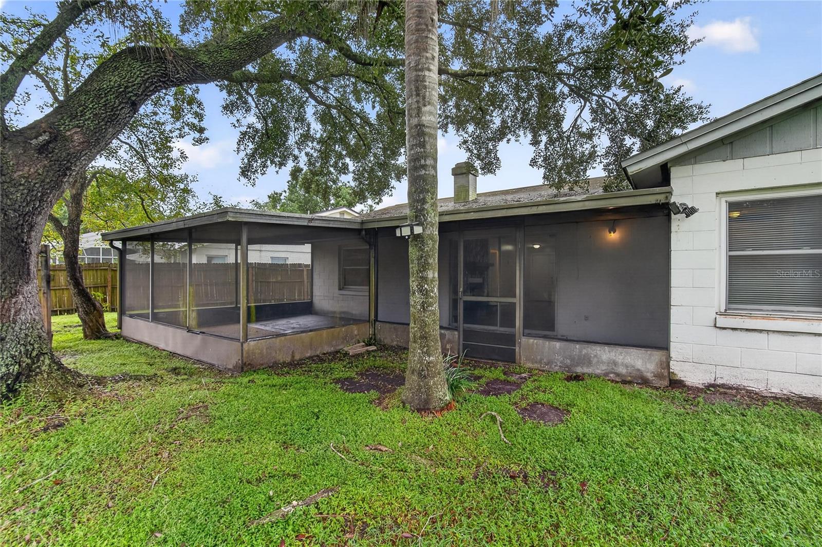 629 STILLVIEW CIR — photo 55