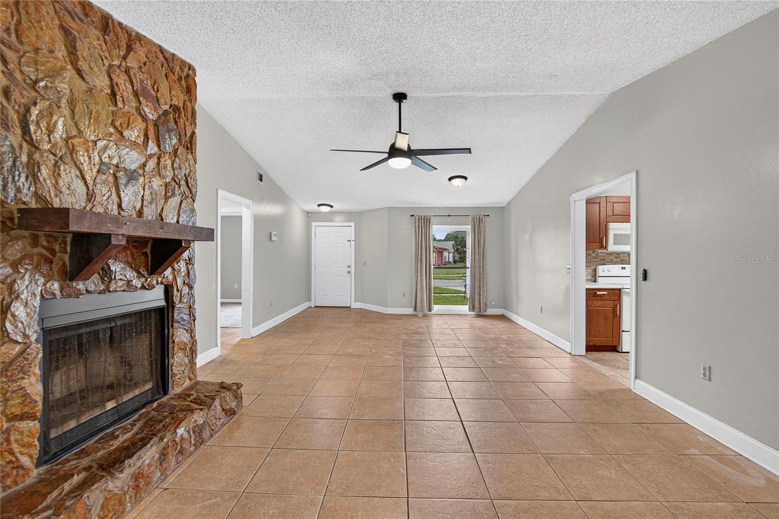 629 STILLVIEW CIR — photo 15