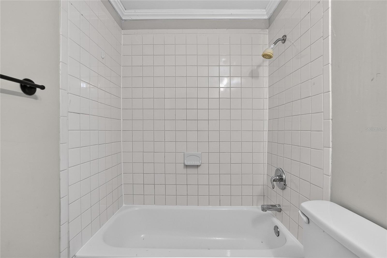 629 STILLVIEW CIR — photo 34