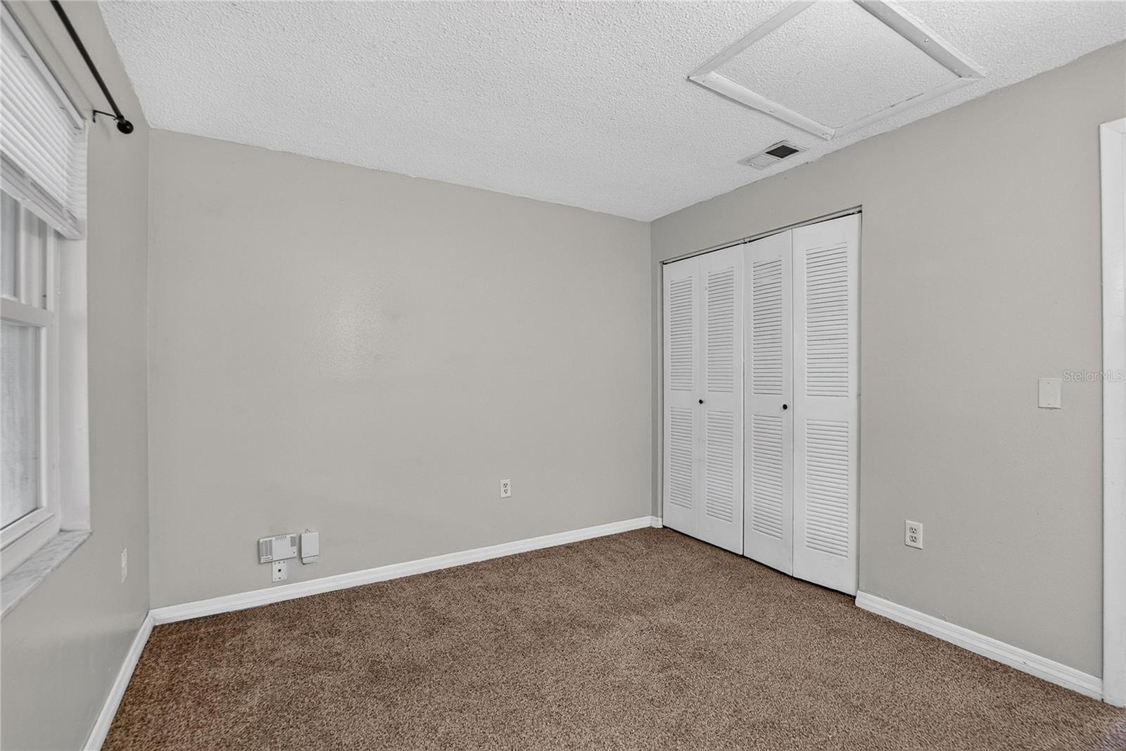 629 STILLVIEW CIR — photo 36