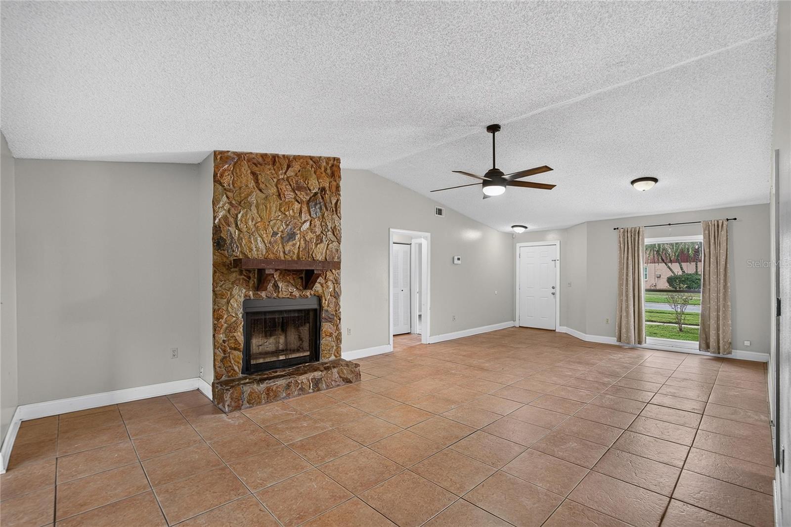 629 STILLVIEW CIR — photo 14