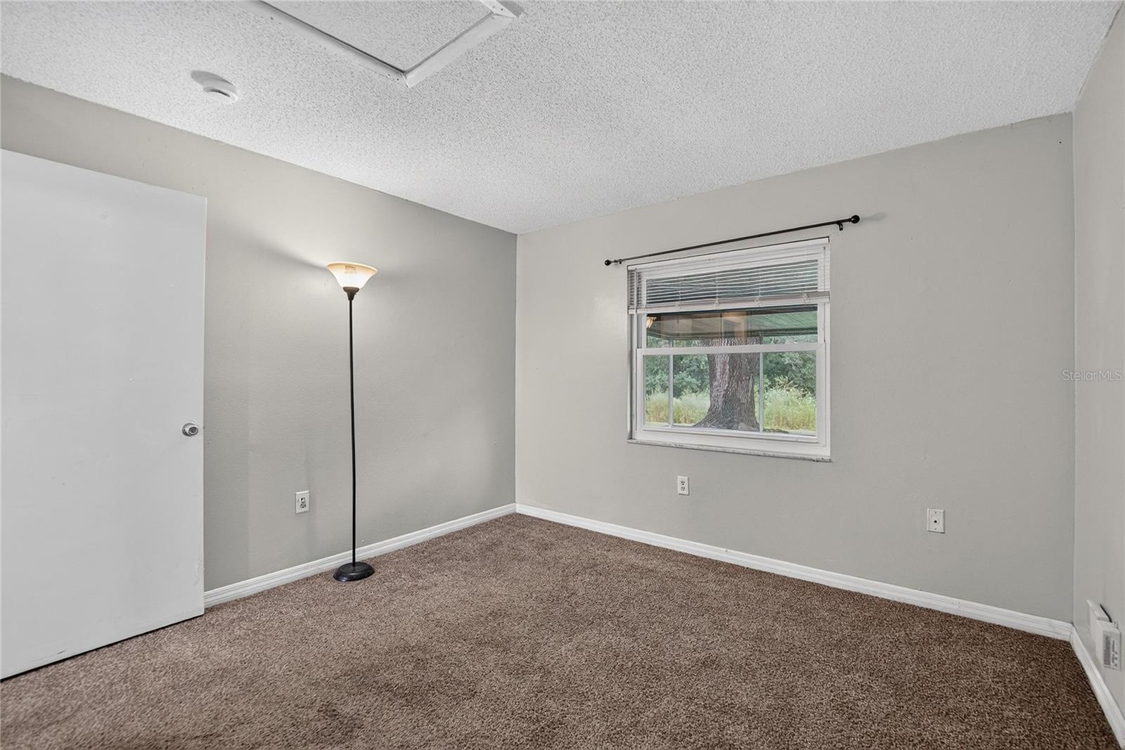 629 STILLVIEW CIR — photo 38