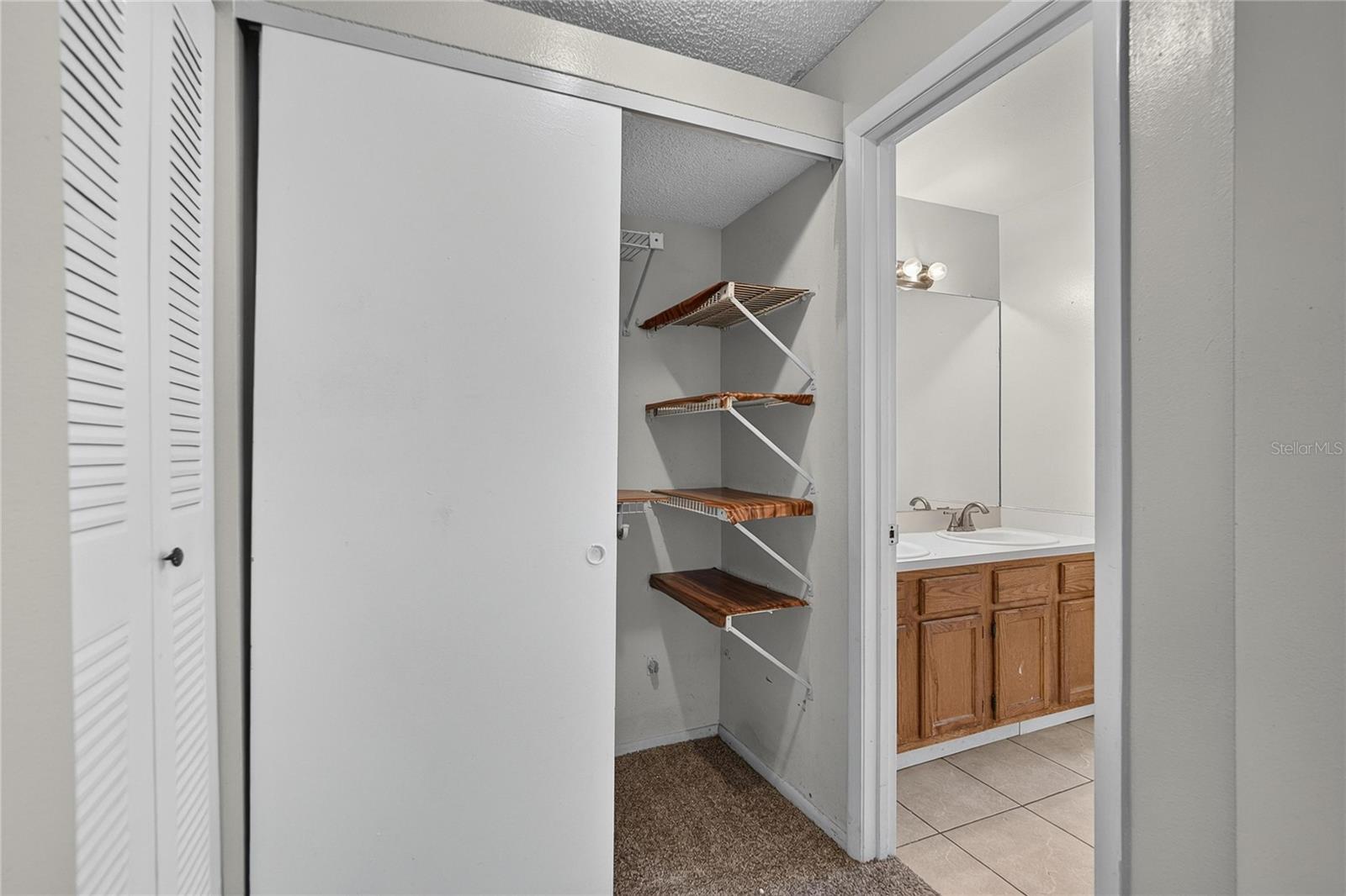629 STILLVIEW CIR — photo 43