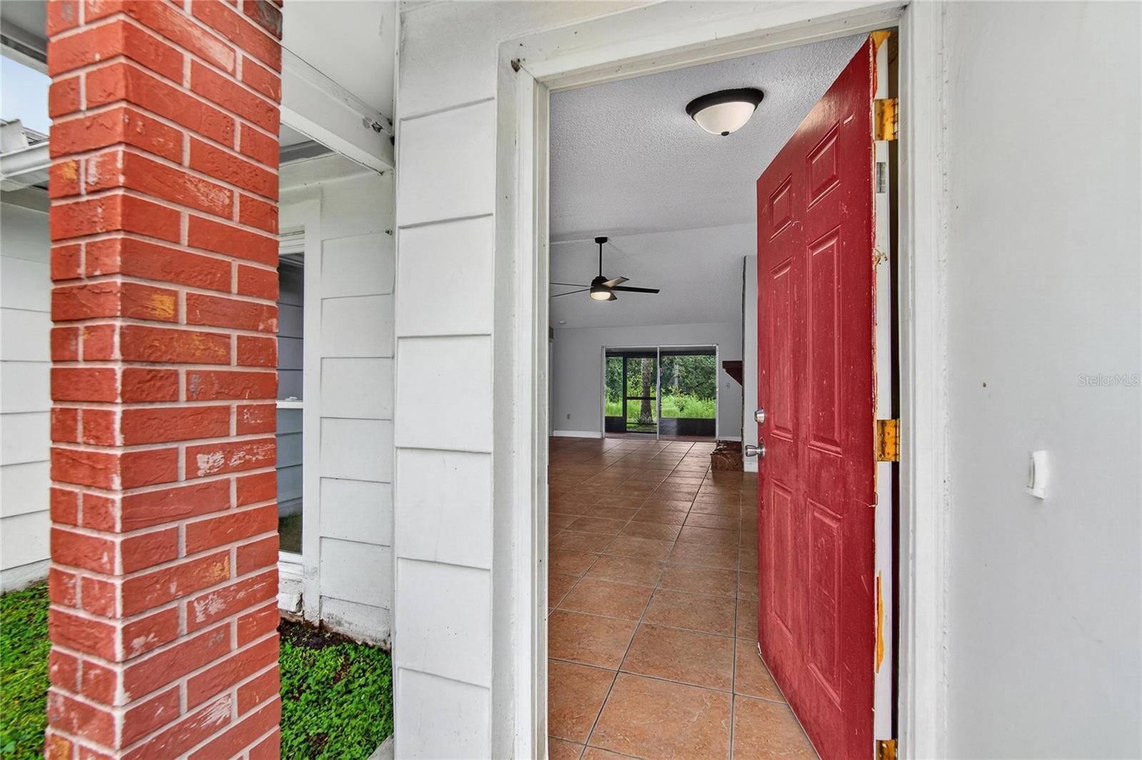 629 STILLVIEW CIR — photo 9