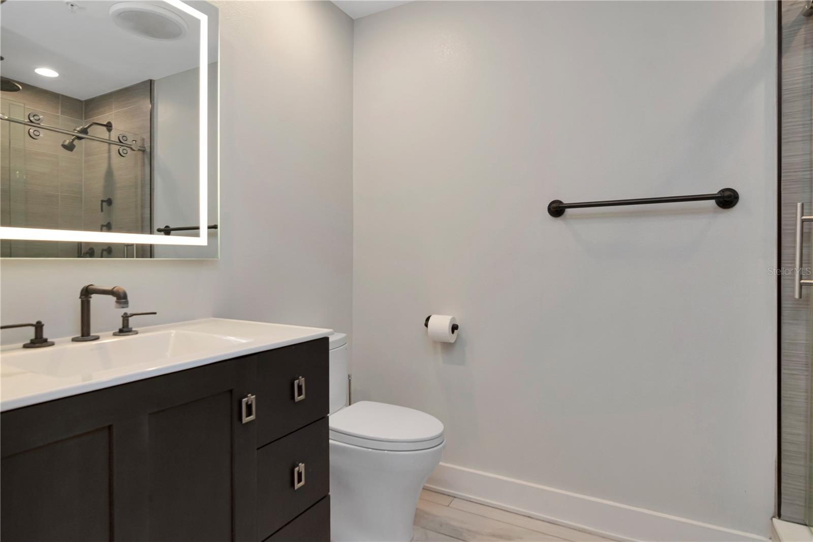 1120 E KENNEDY BLVD #419 — photo 32