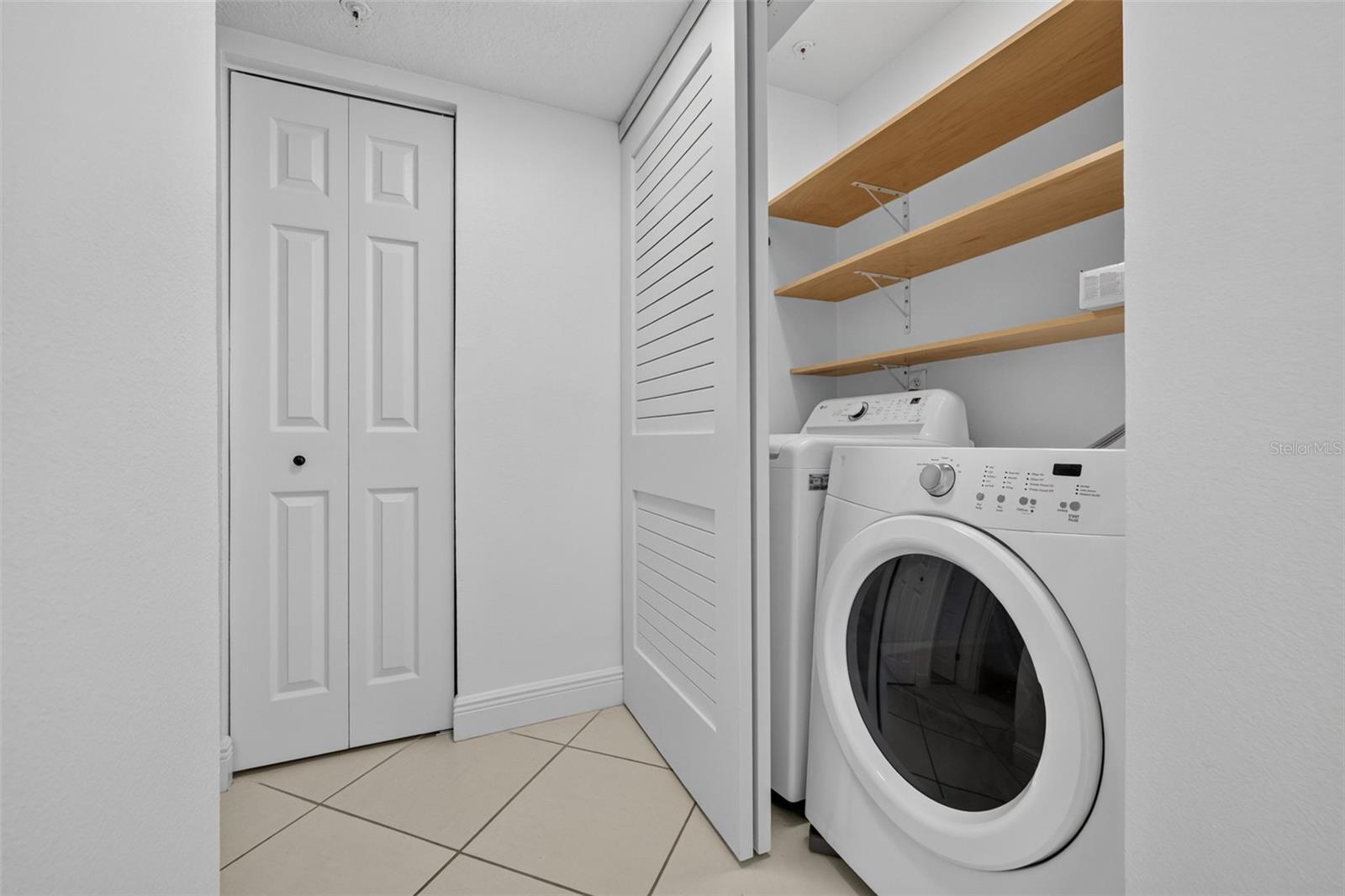 2400 FEATHER SOUND DR #1121 — photo 18