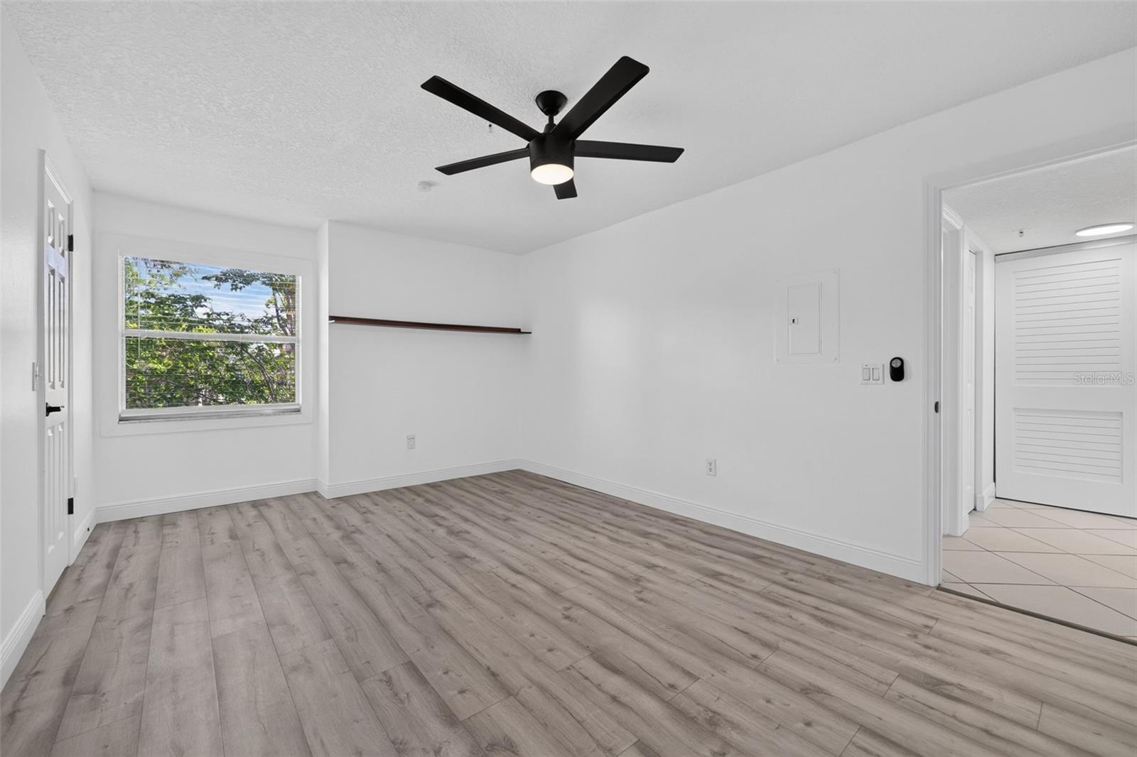 2400 FEATHER SOUND DR #1121 — photo 25