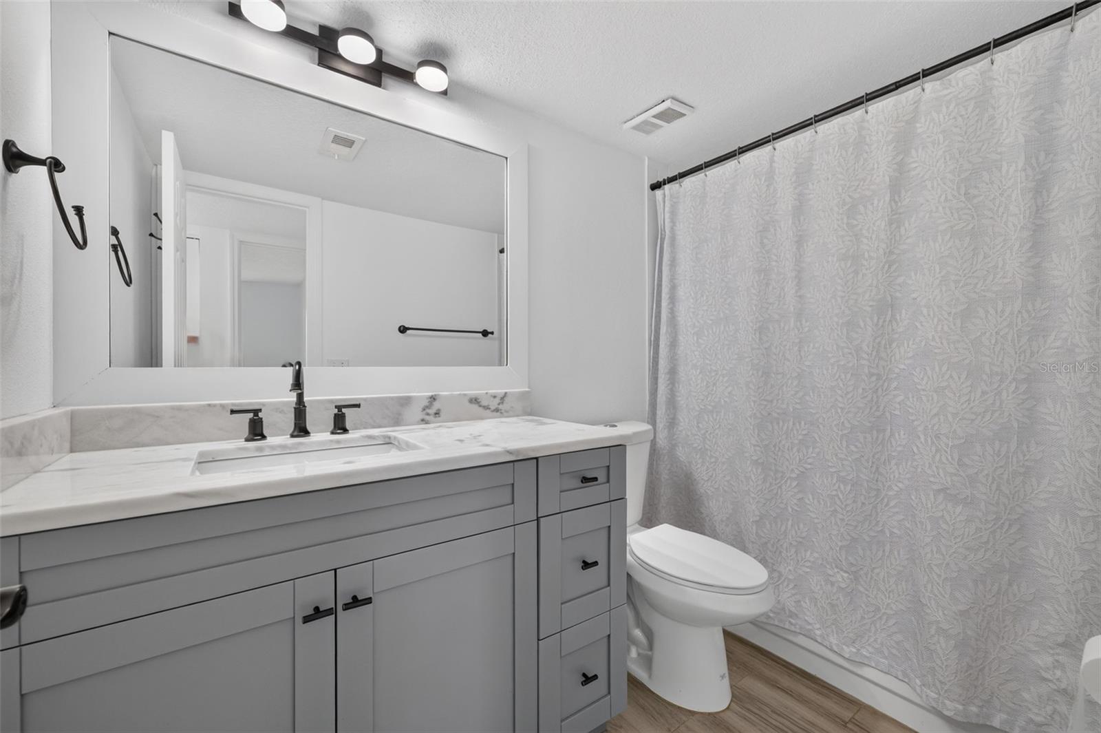 2400 FEATHER SOUND DR #1121 — photo 19