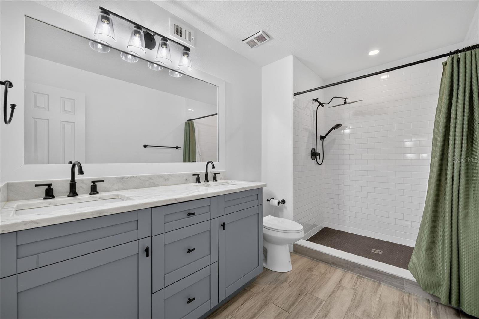 2400 FEATHER SOUND DR #1121 — photo 26