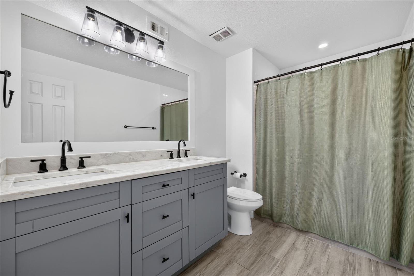 2400 FEATHER SOUND DR #1121 — photo 27