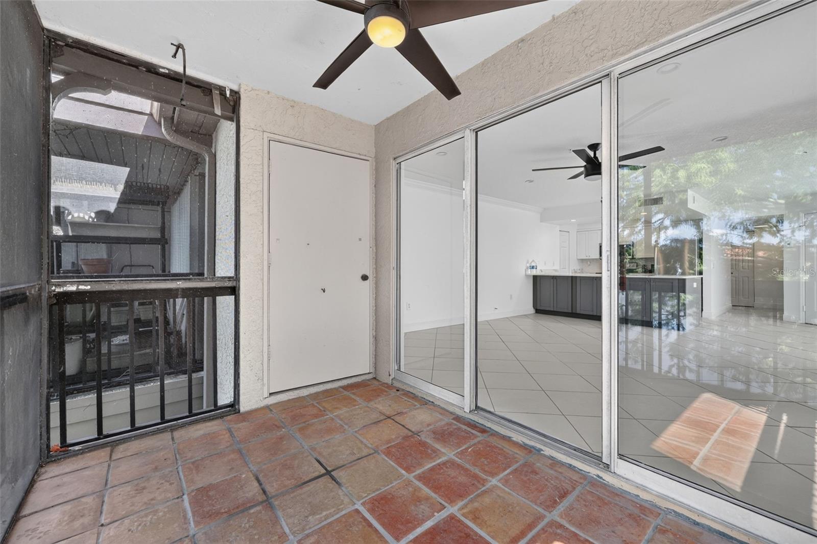 2400 FEATHER SOUND DR #1121 — photo 17