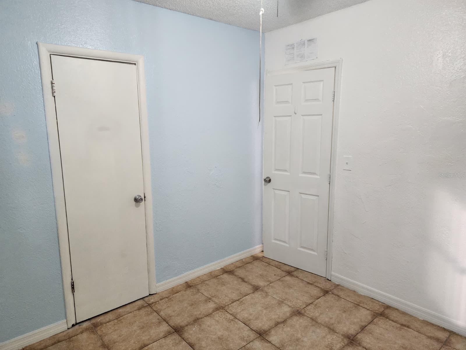 621 LINCOLN AVE — photo 6