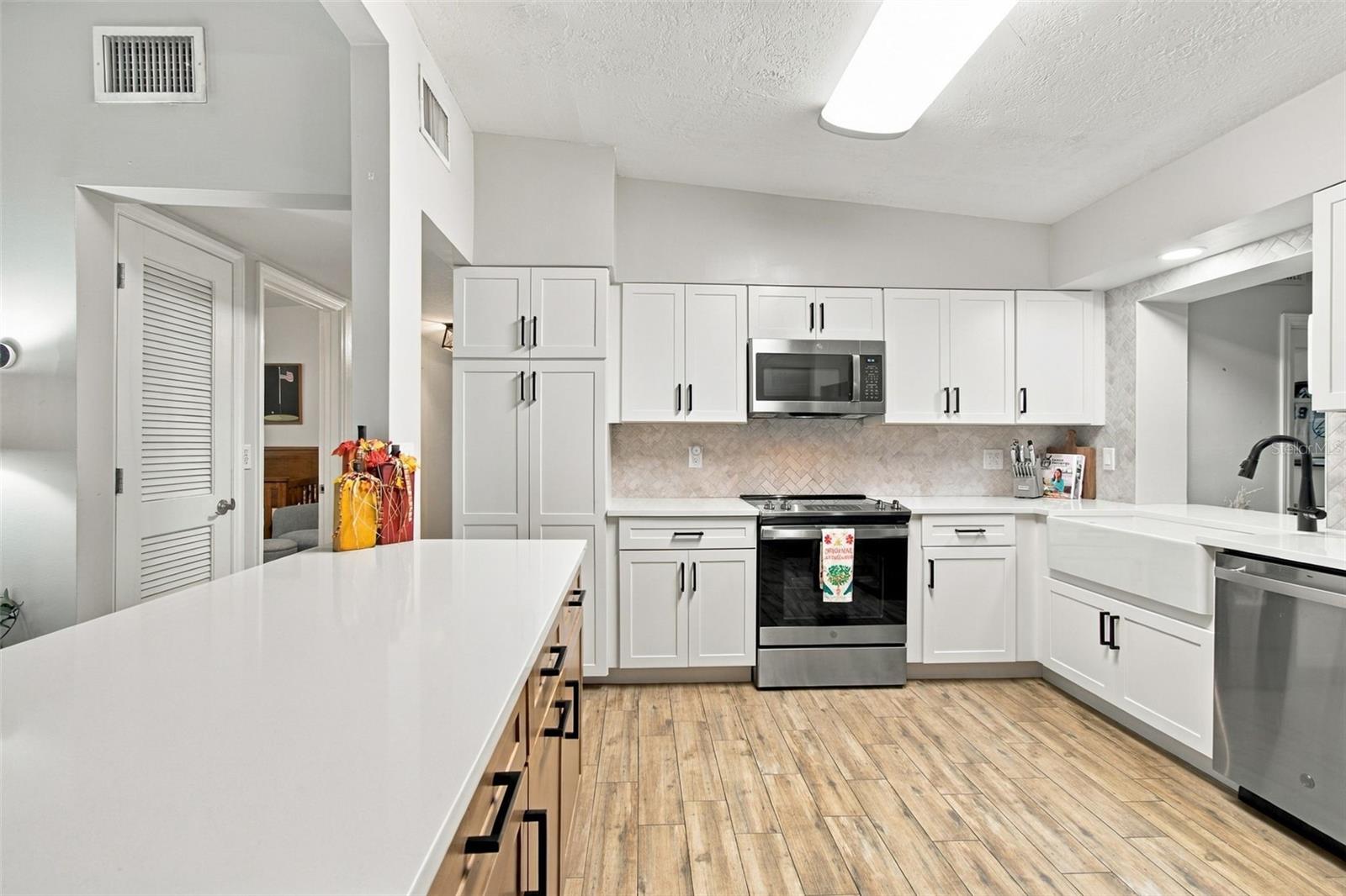 3306 NAKORA DR — photo 9