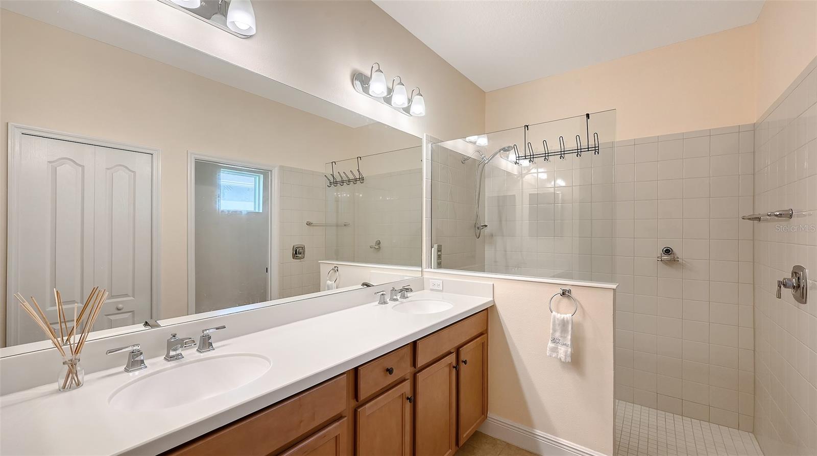 4716 FOXTAIL DR — photo 18