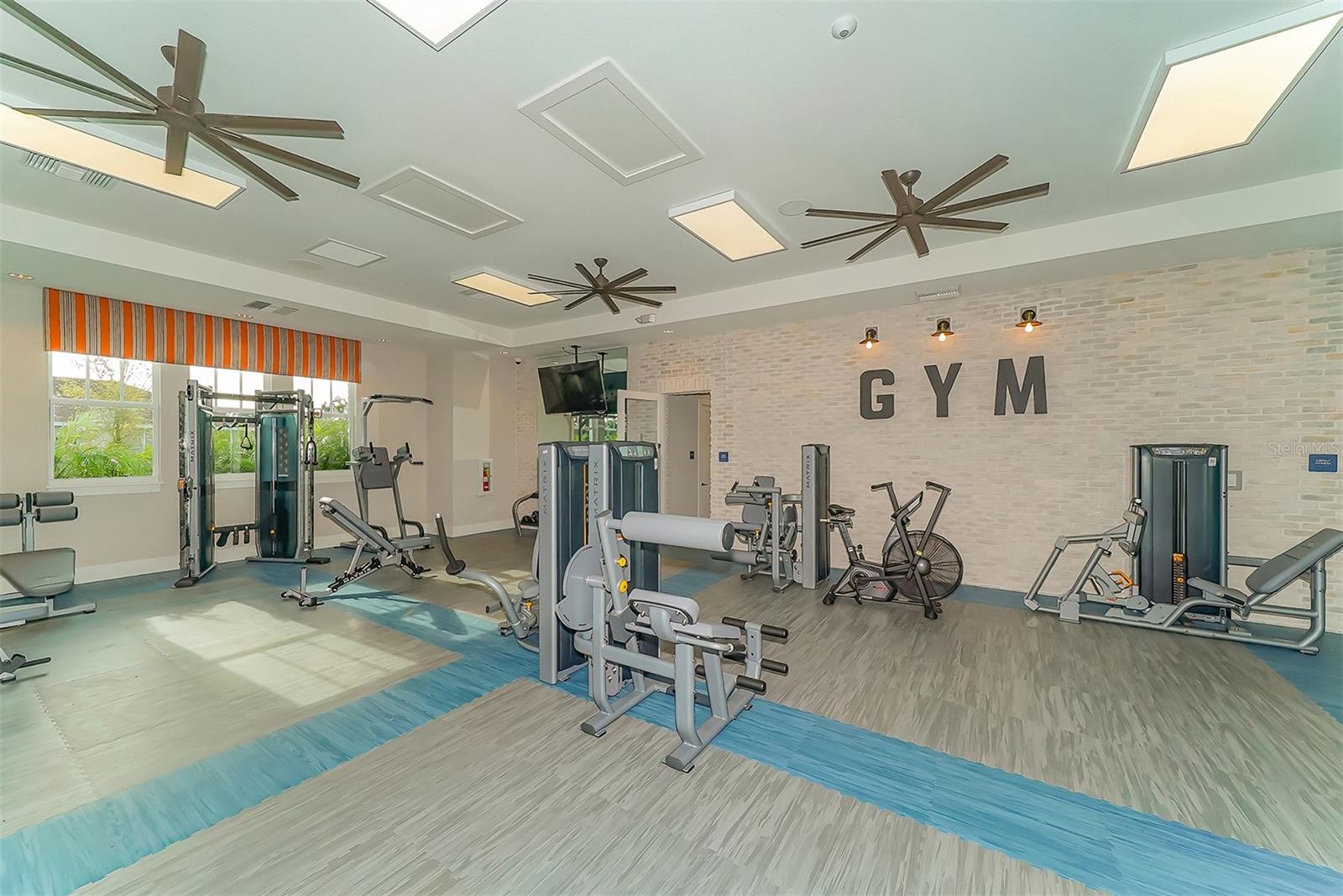 4716 FOXTAIL DR — photo 42