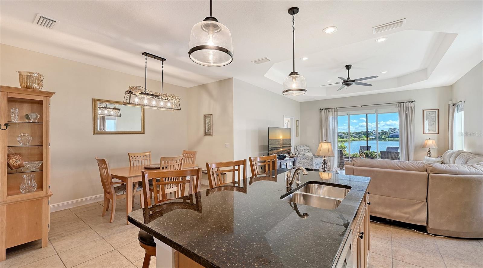 4716 FOXTAIL DR — photo 8