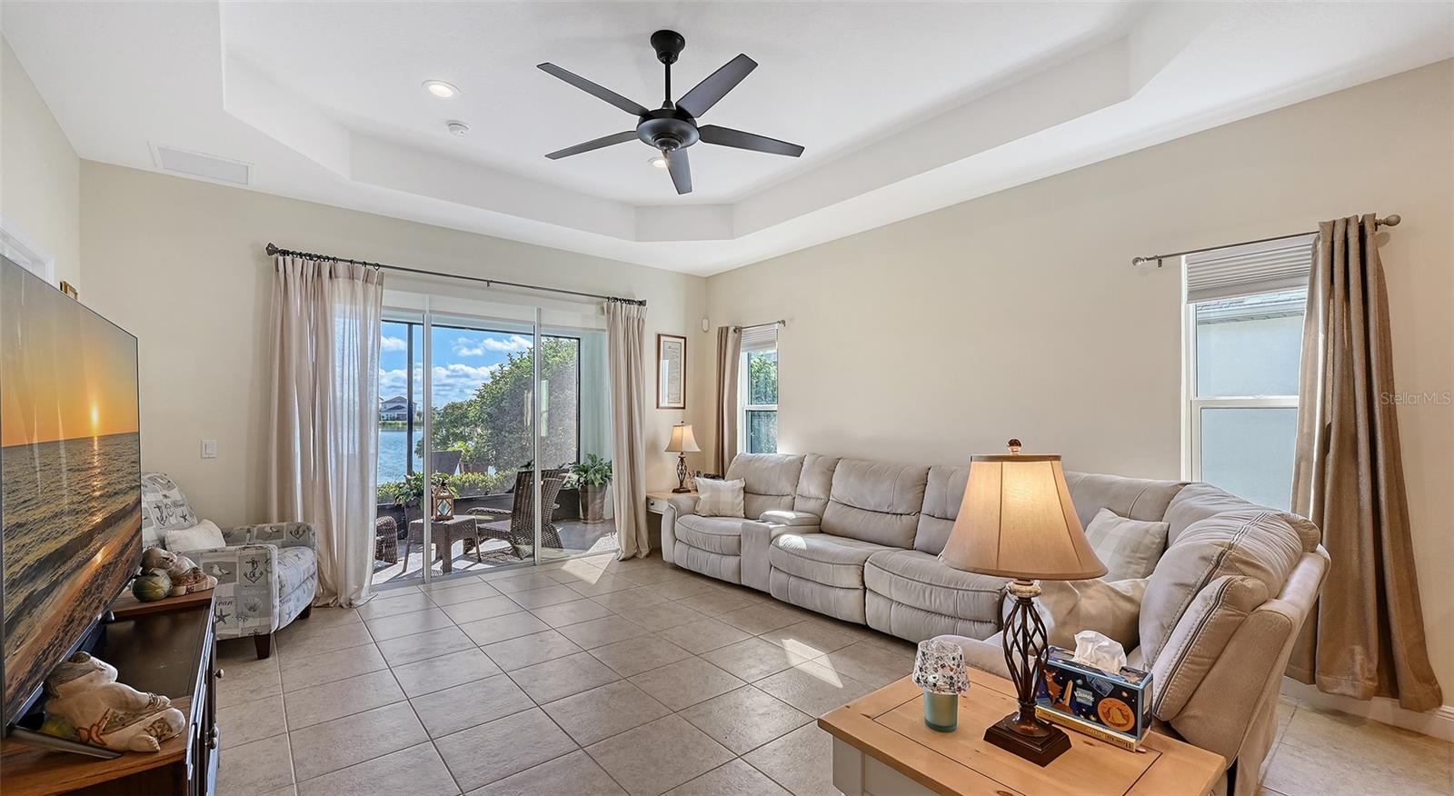 4716 FOXTAIL DR — photo 11
