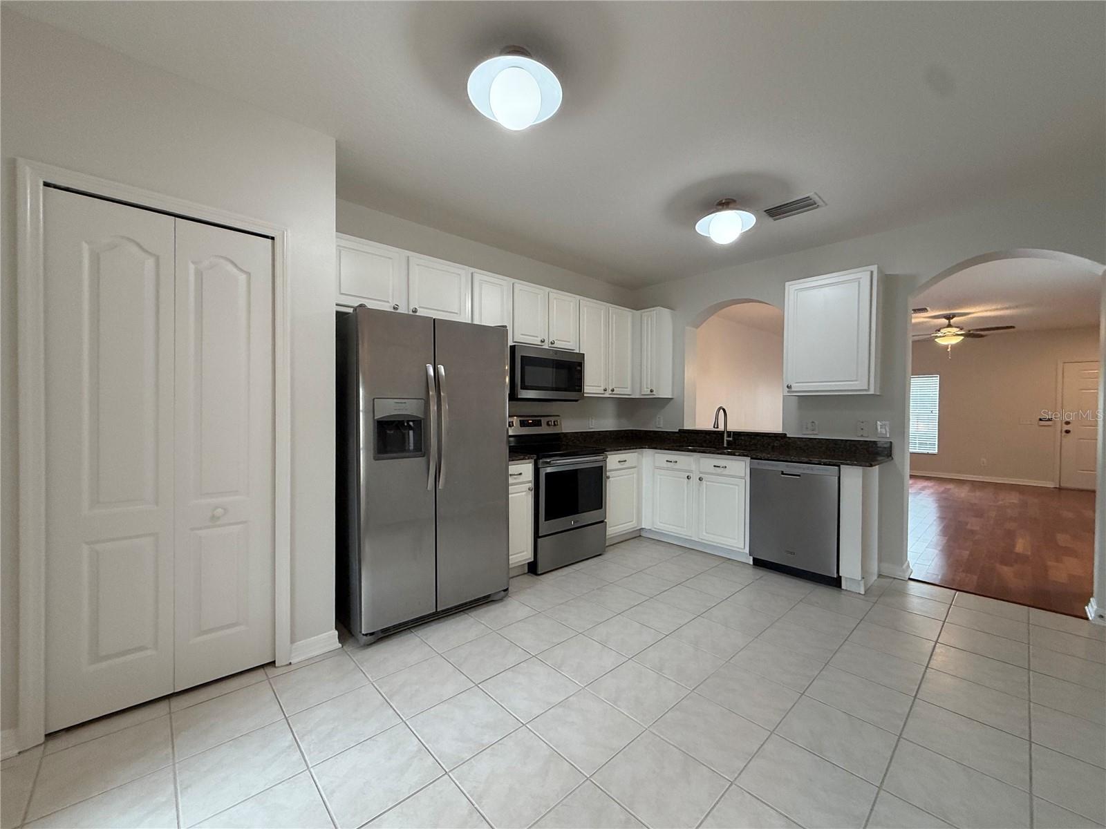 16315 SWAN VIEW CIR — photo 2