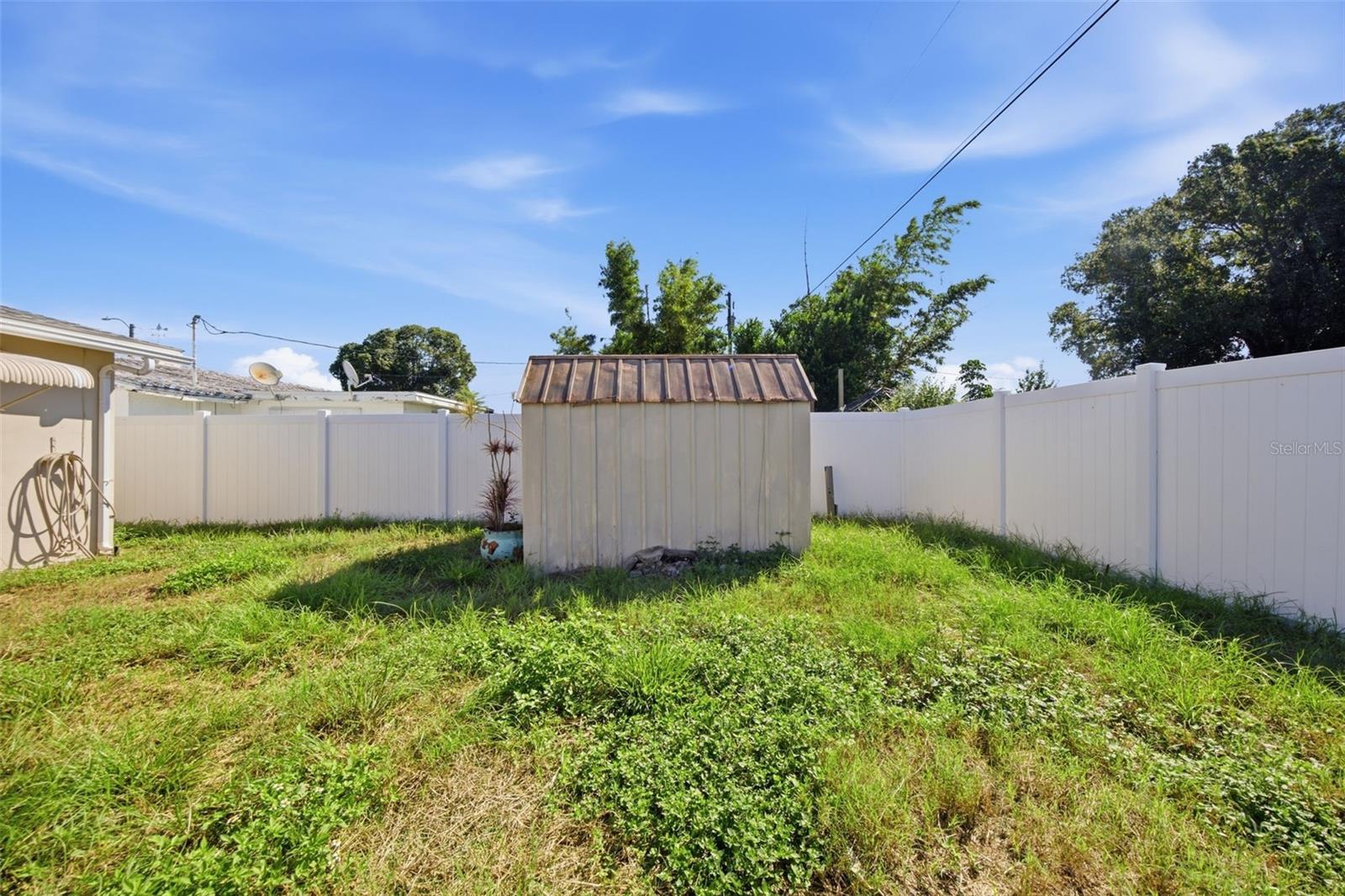 4030 CLUSTER DR — photo 34