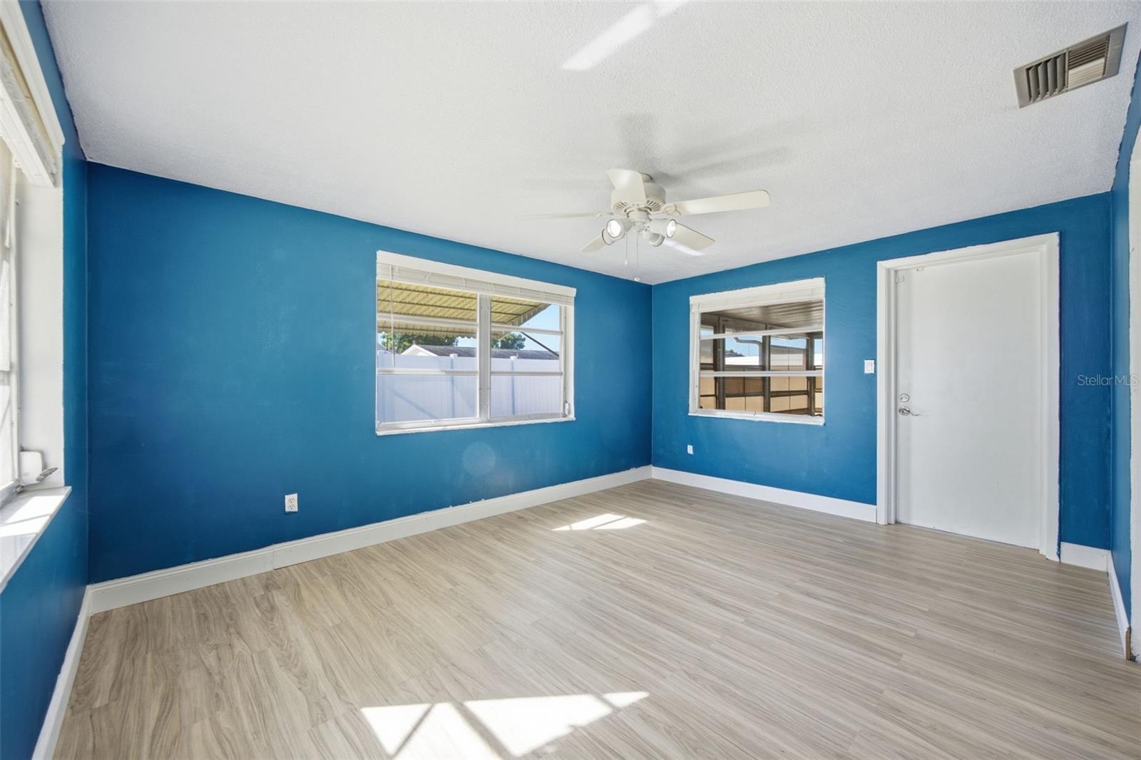 4030 CLUSTER DR — photo 17