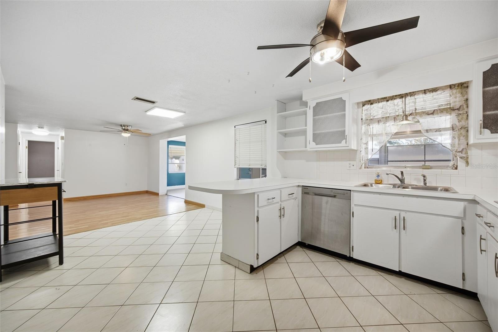 4030 CLUSTER DR — photo 16