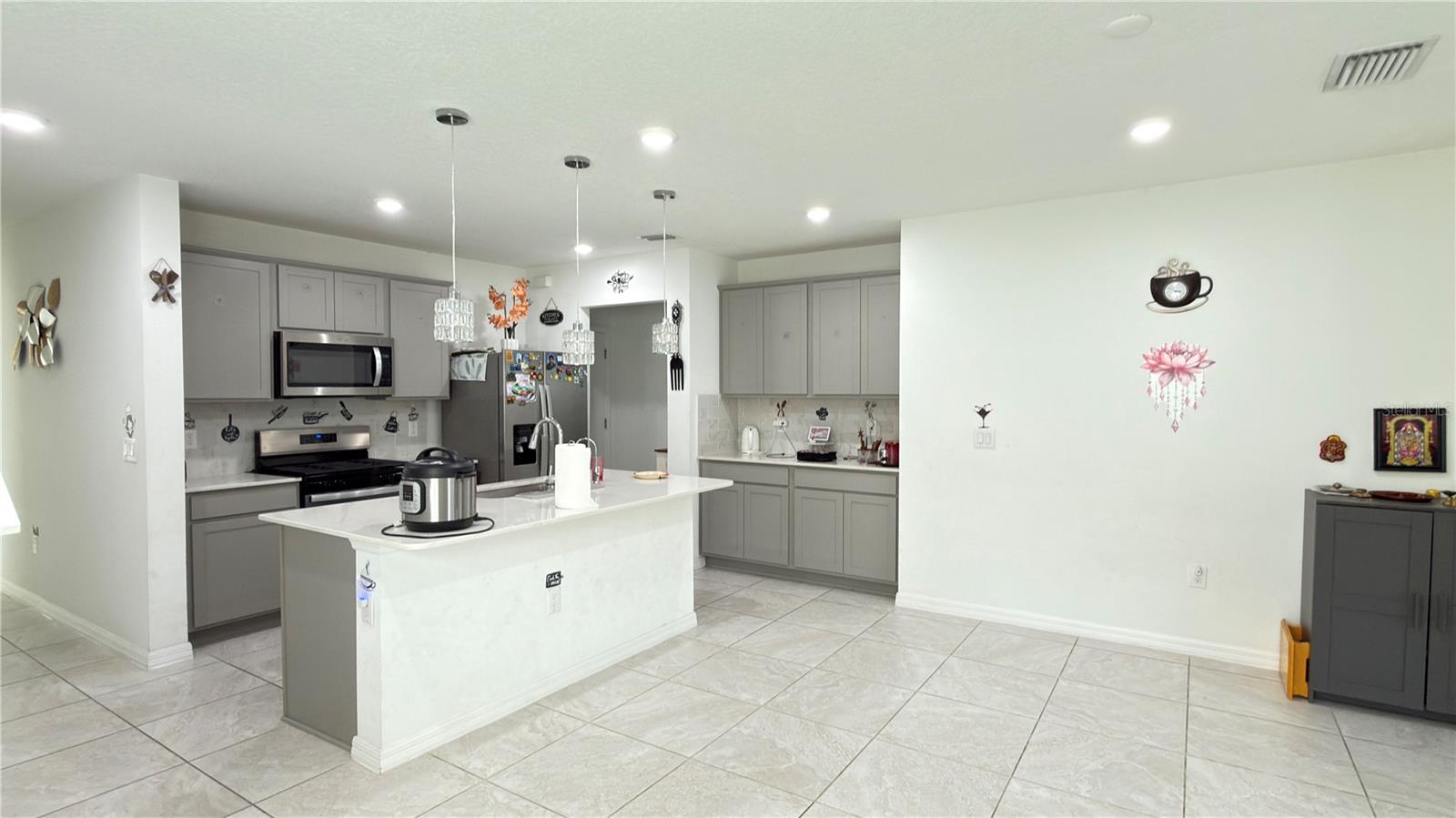 20704 BALSAM HILL RD — photo 2