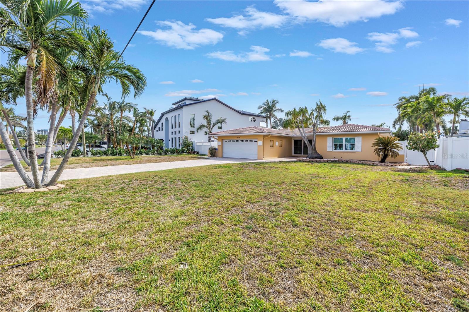10128 YACHT CLUB DR — photo 46