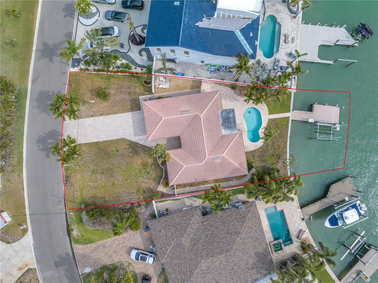 10128 YACHT CLUB DR — photo 2
