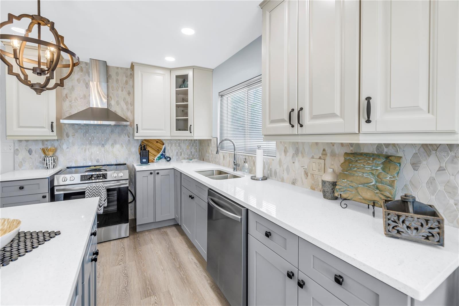 10128 YACHT CLUB DR — photo 10