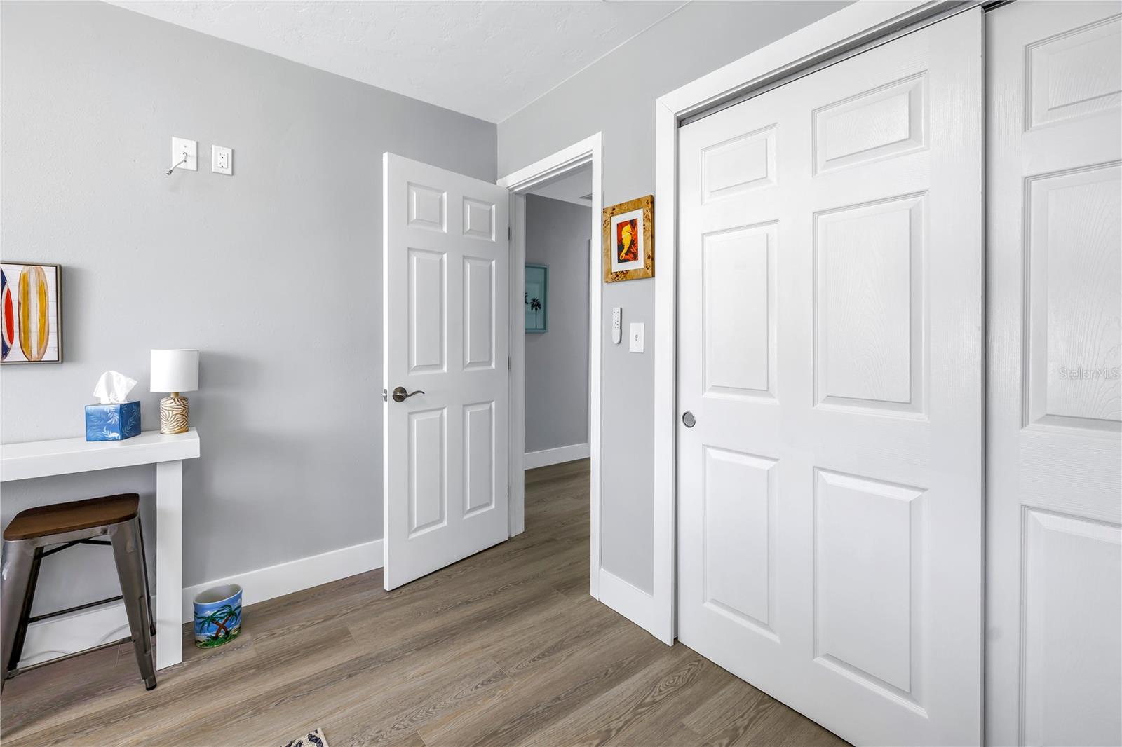 10128 YACHT CLUB DR — photo 37