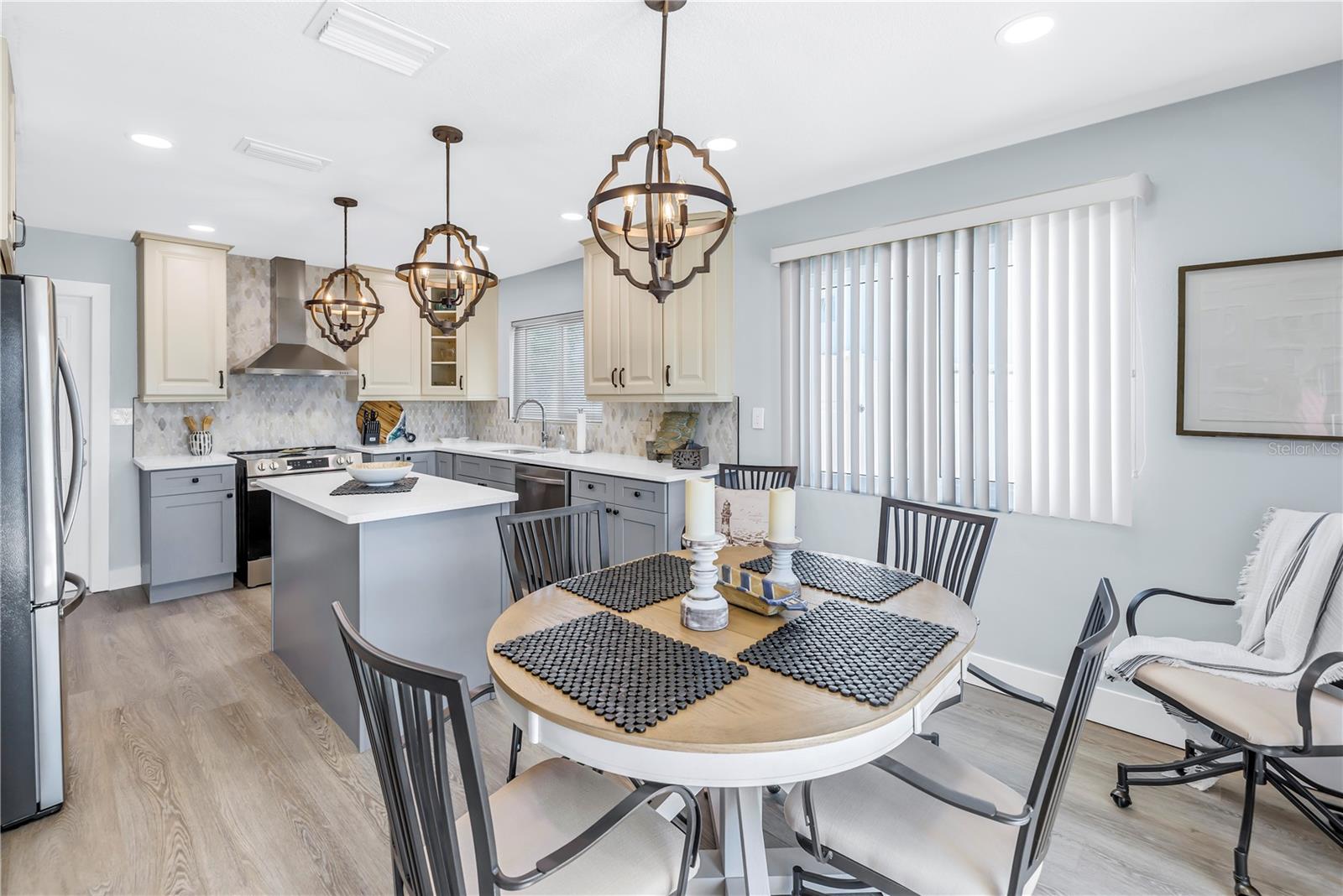 10128 YACHT CLUB DR — photo 12