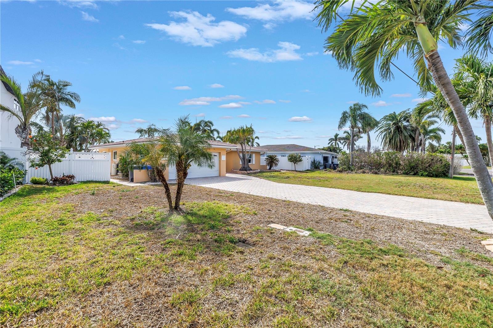 10128 YACHT CLUB DR — photo 48