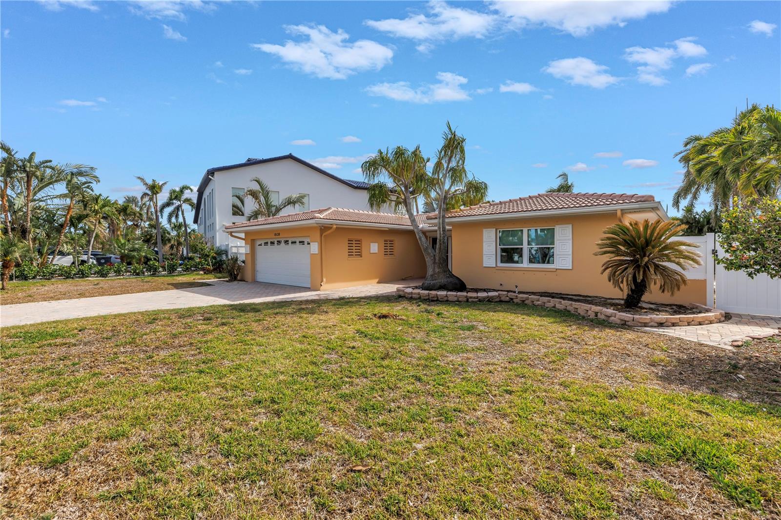10128 YACHT CLUB DR — photo 50